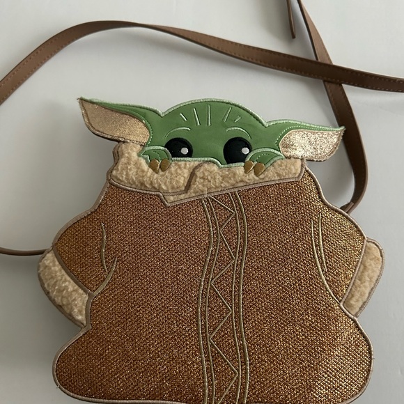 Star Wars: The Mandalorian The Child Grogu Species Unknown Crossbody Purse - Picture 1 of 9